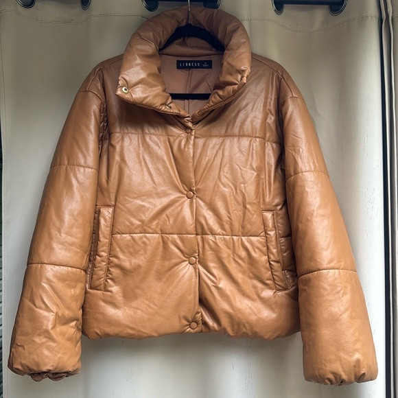 LIONESS faux leather caramel colored oversized puffer jacket - Picture 4 of 7